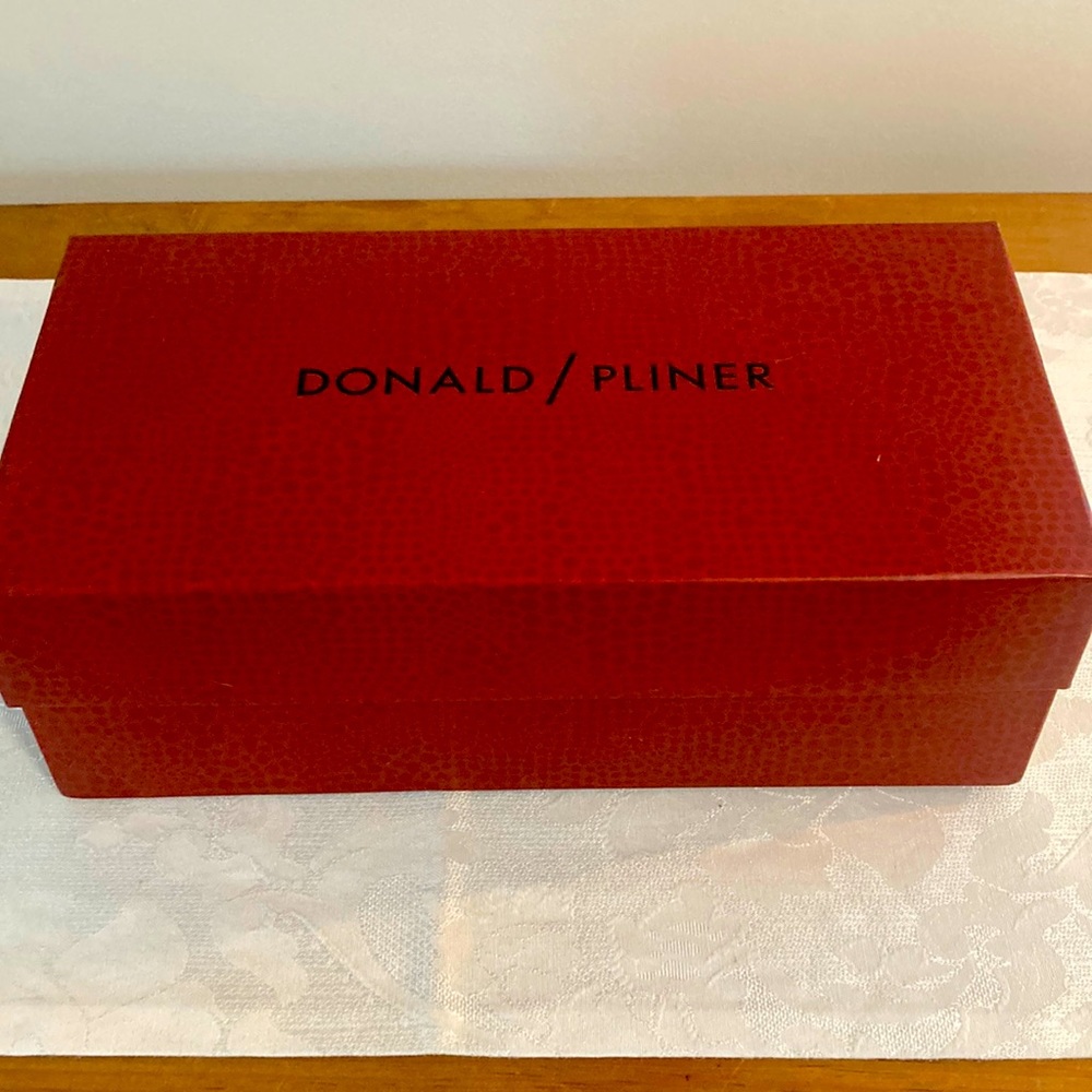 Donald Pliner Sandals